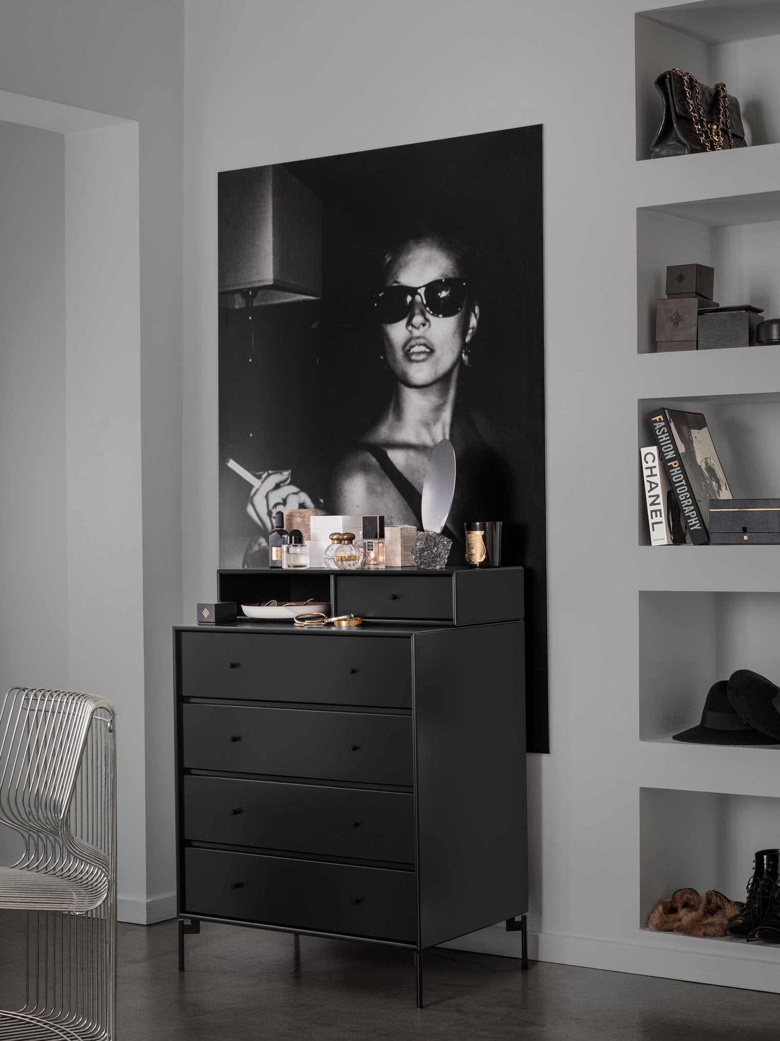 Montana Keep Chest Of Drawers With Suspension Rail, Anthracite