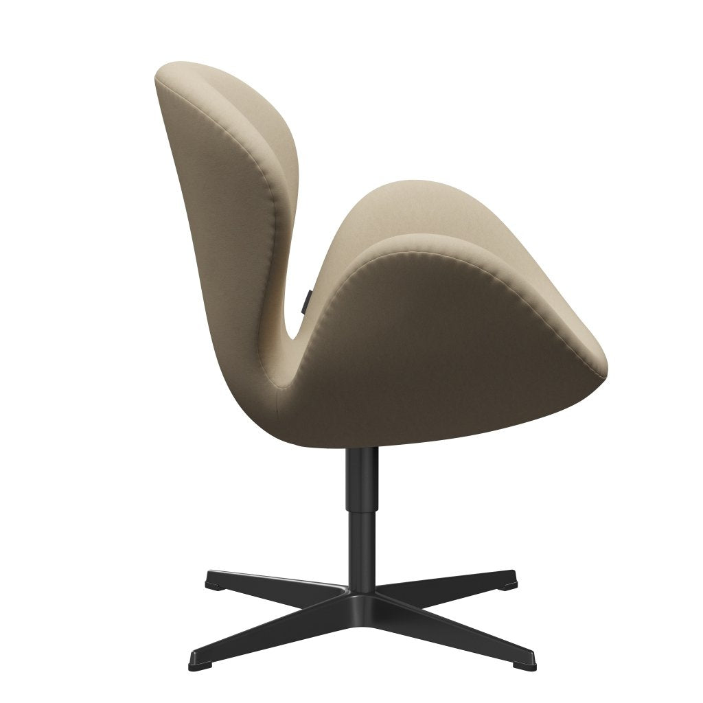 Fritz Hansen Swan Lounge Stuhl, schwarzer Lack/Komfort Sandlicht (61002)